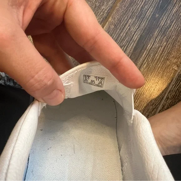 Vans Men's/womens White Slip-On Shoes - Picture 2 of 5